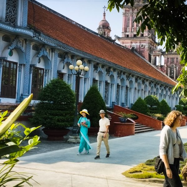 ĐƯỜNG VỀ XỨ ĐẠO